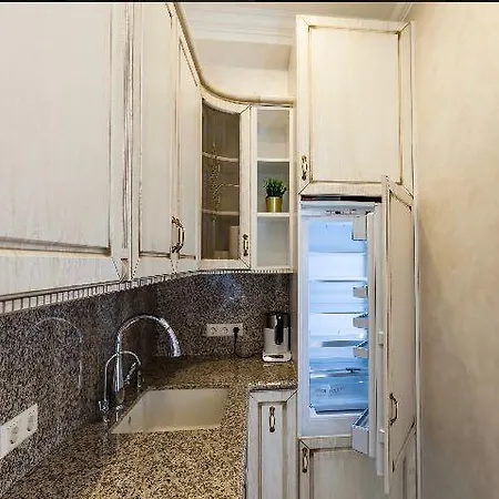 Domus 247 Old Town Daire *