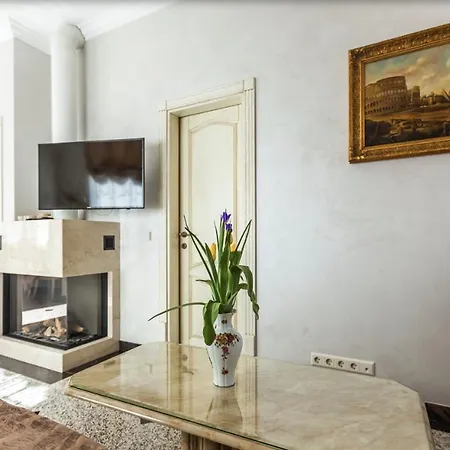 Domus 247 Old Town Apartamento